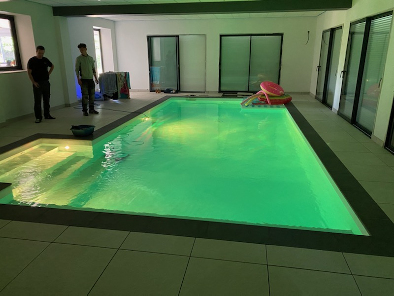 Piscine intérieure 8 × 4 m – Escalier déporté – photo 2